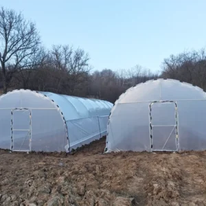 Două solarii Bacas 5x16m montate în jud. Gorj